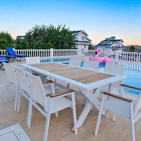 Villa Paradise *